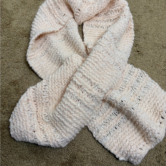 Cozy Knit Scarf in Soft Pink 52 inches in length - Picture 1 of 2